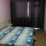 Hostex Trinity דירה