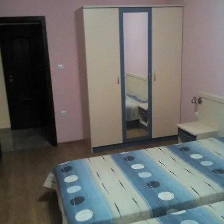 Hostex Trinity Appartement *