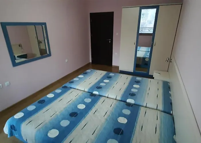 アパート Hostex Trinity