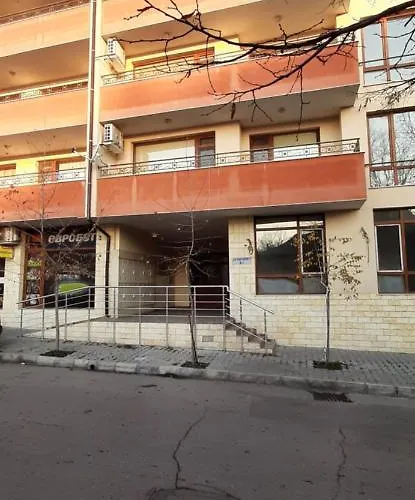 アパート Hostex Trinity