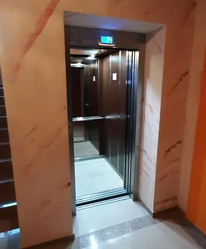 Hostex Trinity * スタラ・ザゴラ