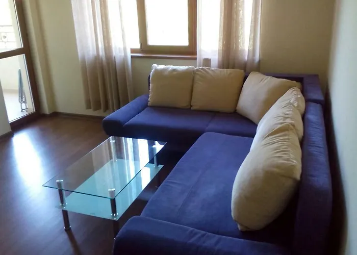 Hostex Trinity * סטרה זגורה