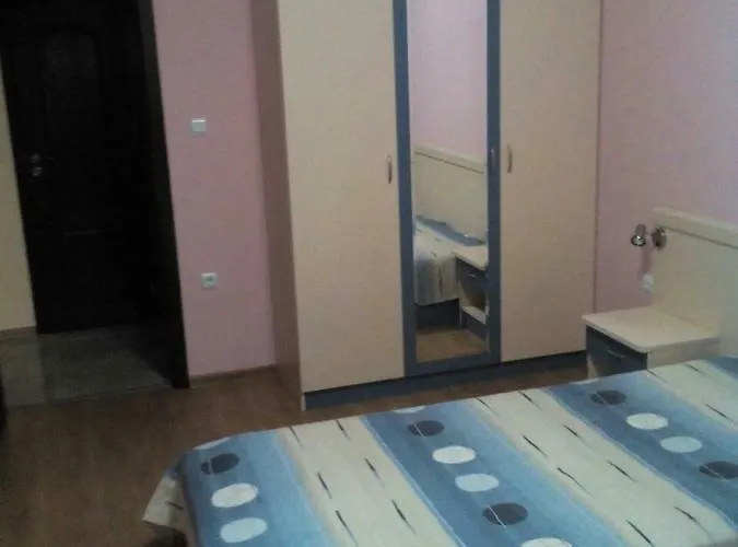 Hostex Trinity דירה *