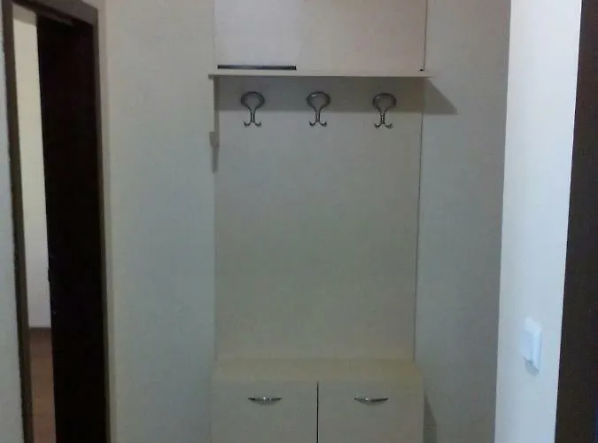 Hostex Trinity * סטרה זגורה