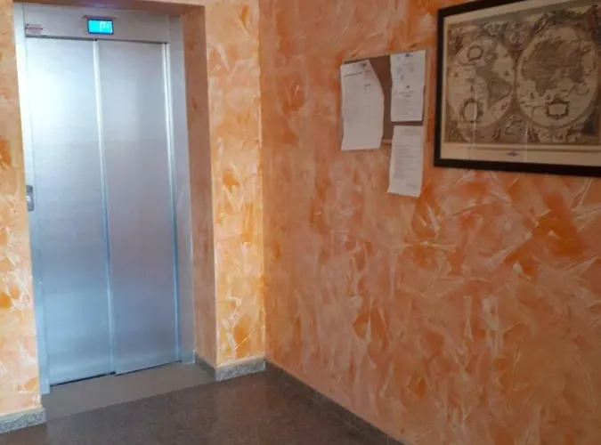 アパート Hostex Trinity